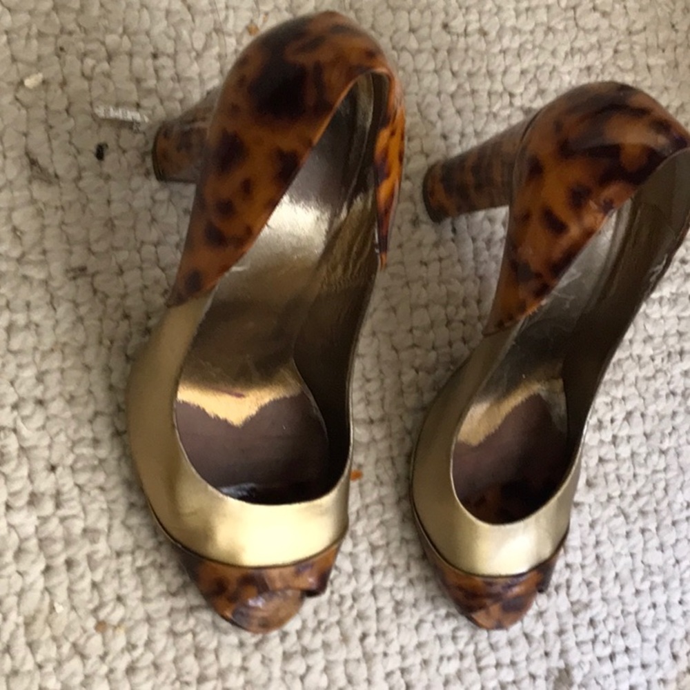 Shoes - Picture 2 of 4